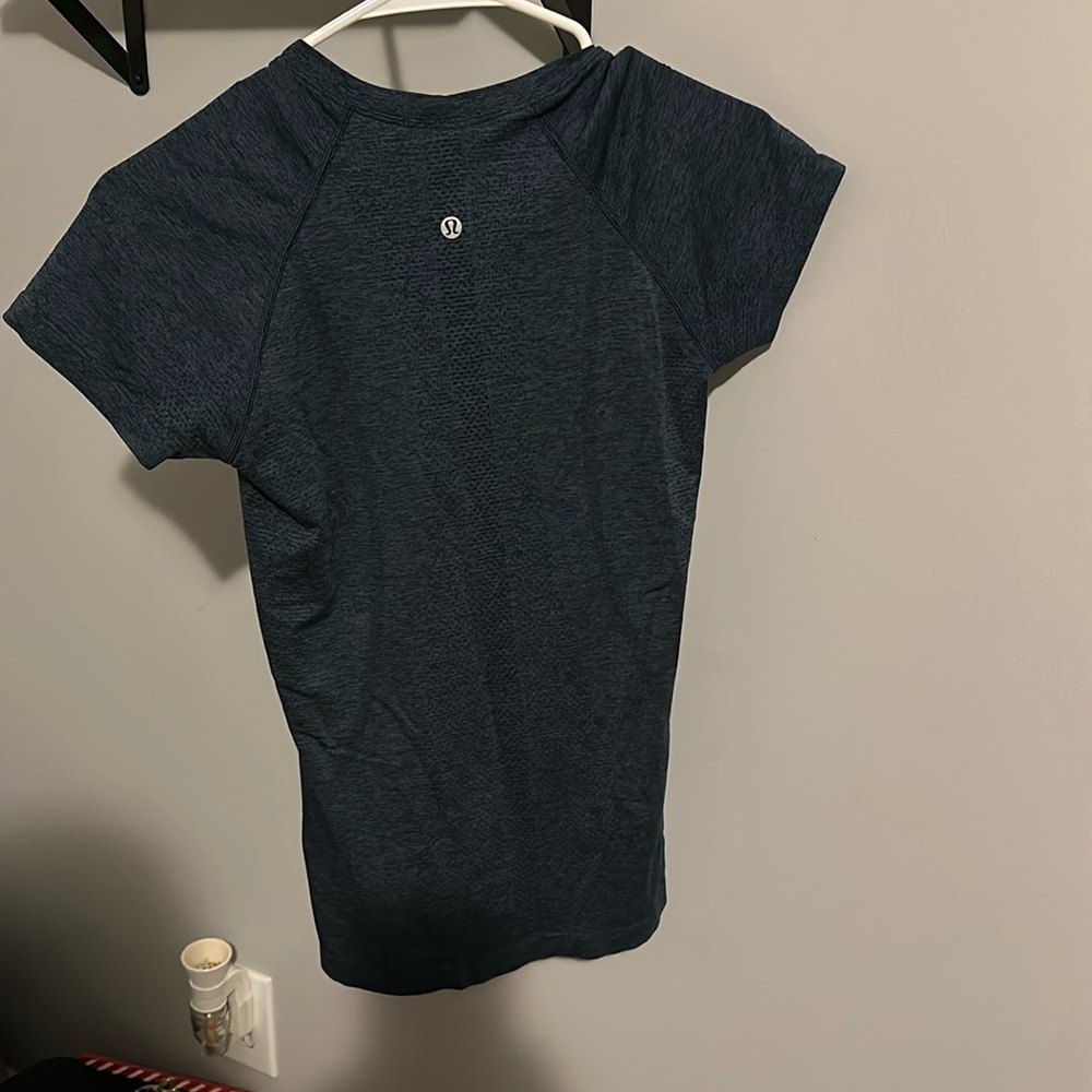 Lululemon Swiftly Tech Size: 6 - image 2